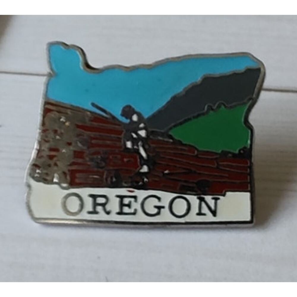 Oregon State Shaped Pin Souvenir Travel Hat Lapel Collectible
